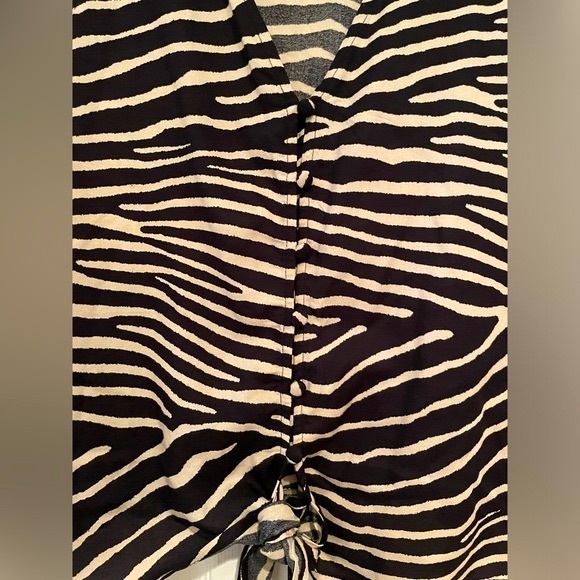 H&M Zebra Print Button Front Crop Top Sz 14 - Picture 4 of 11